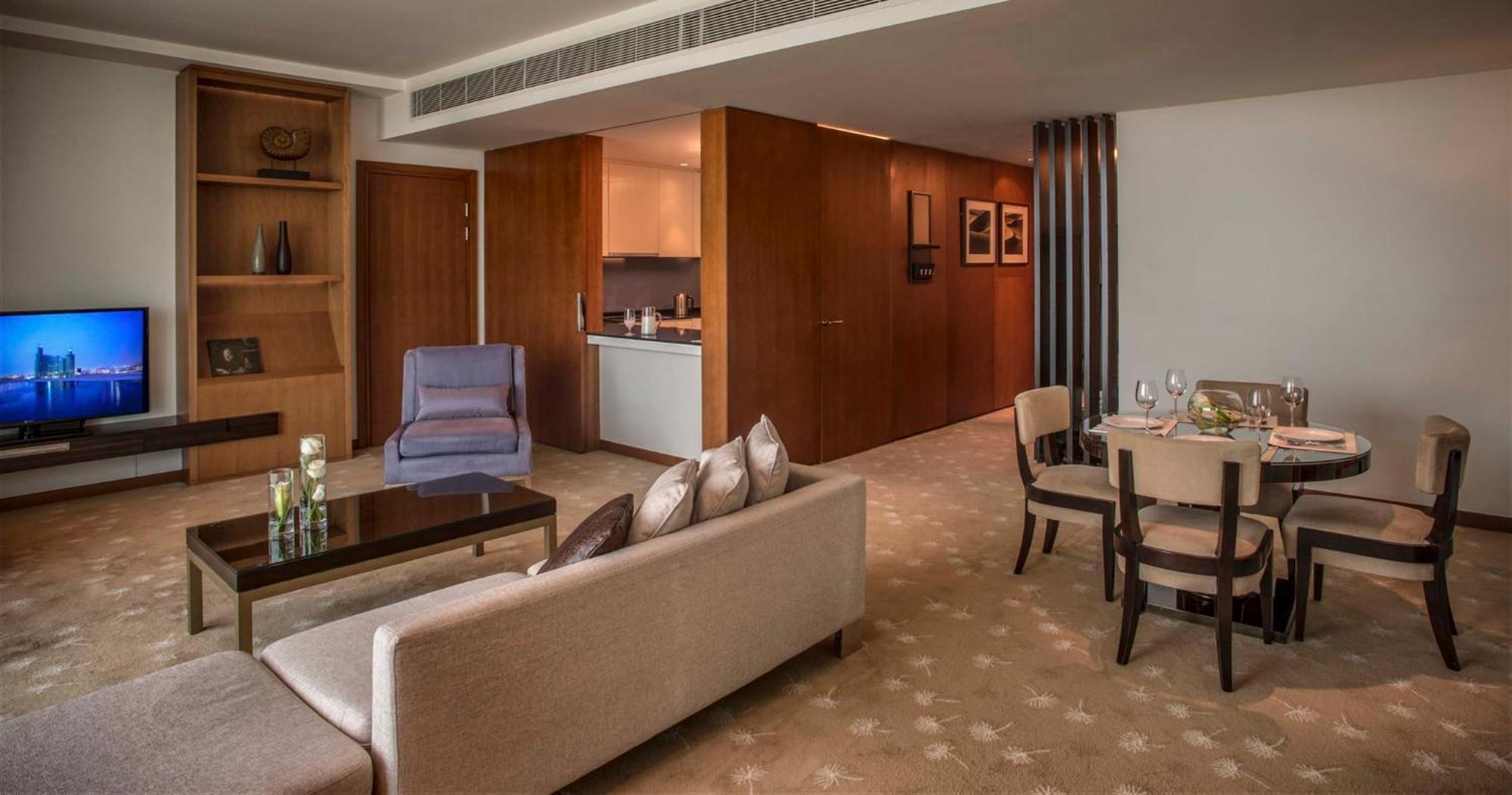 Intercontinental Residence Suites Dubai Festival City By Ihg Zewnętrze zdjęcie A suite at the Ritz-Carlton, DIFC