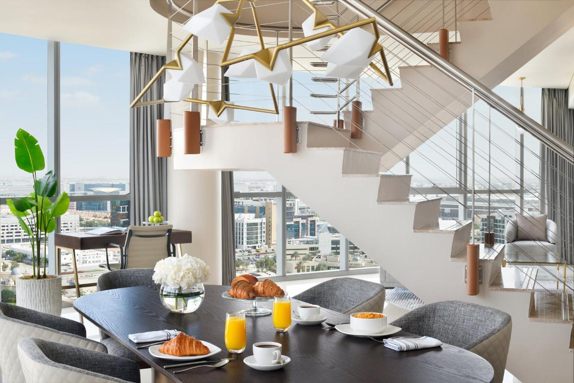 Intercontinental Residence Suites Dubai Festival City By Ihg Zewnętrze zdjęcie A breakfast table at the Waldorf Astoria Chengdu