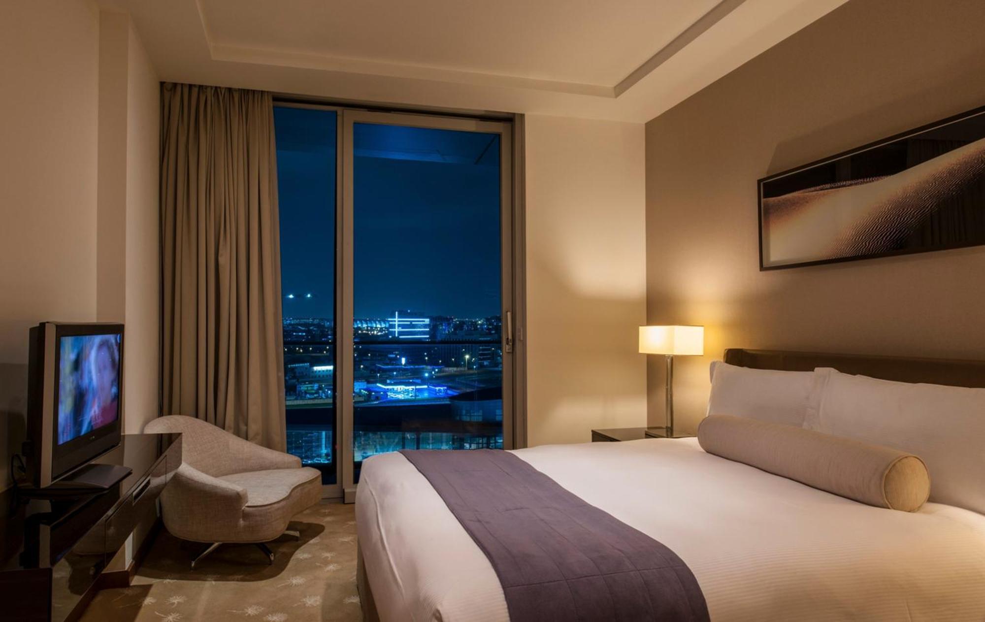 Intercontinental Residence Suites Dubai Festival City By Ihg Zewnętrze zdjęcie A bedroom at the hotel