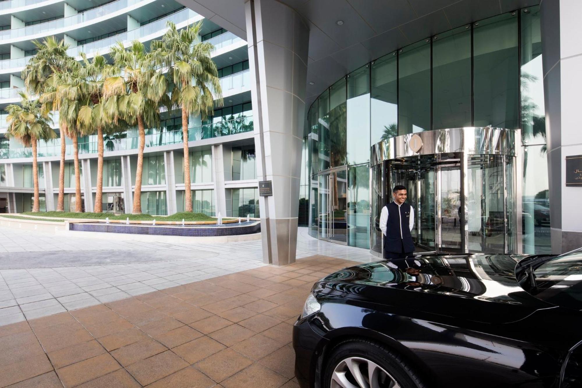Intercontinental Residence Suites Dubai Festival City By Ihg Zewnętrze zdjęcie Entrance of the hotel