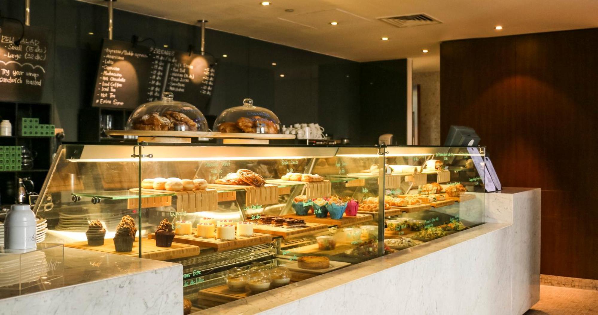 Intercontinental Residence Suites Dubai Festival City By Ihg Zewnętrze zdjęcie A pastry display case