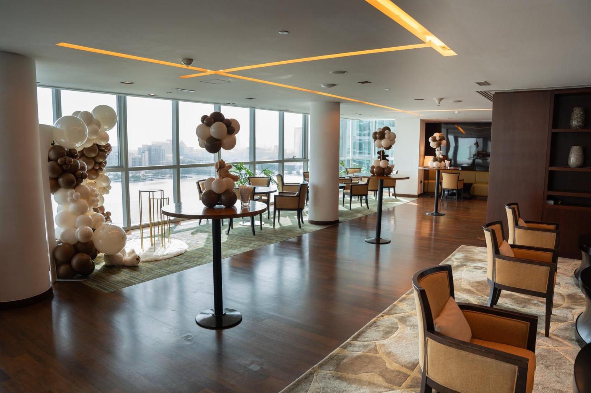 Intercontinental Residence Suites Dubai Festival City By Ihg Zewnętrze zdjęcie The lounge at the airport