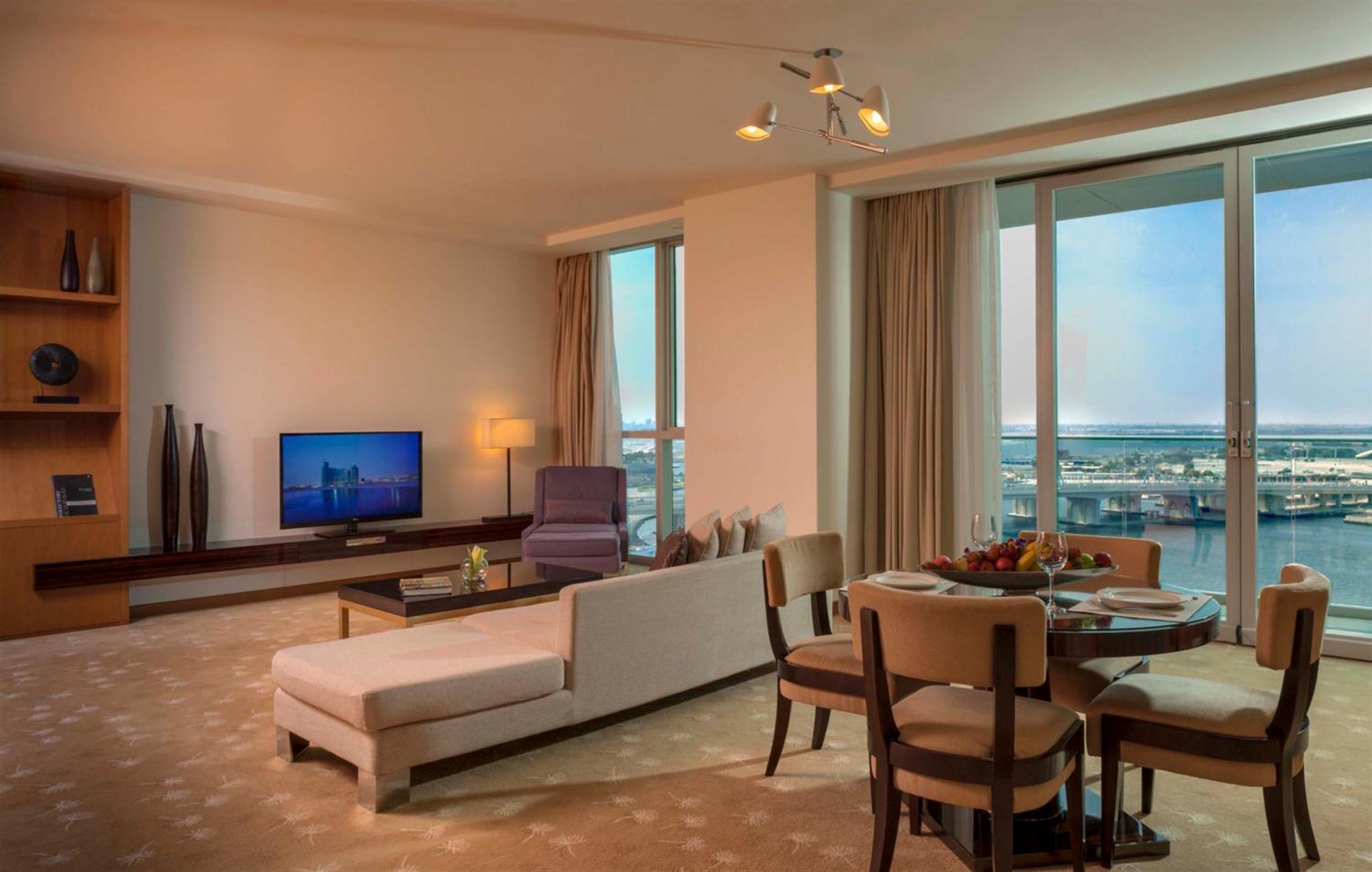 Intercontinental Residence Suites Dubai Festival City By Ihg Zewnętrze zdjęcie A suite at the hotel